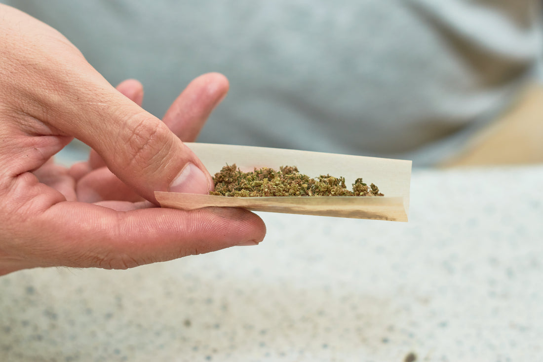 Want Cleaner Hits? How to Roll a Tip for Blunt